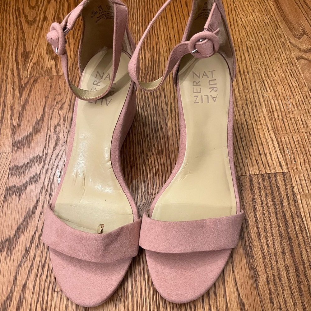 Women’s Naturalizer Lilian small wedge shoes